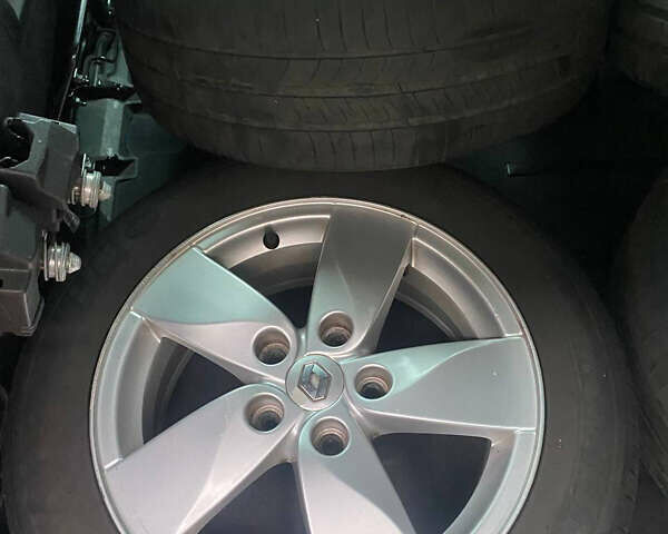 Сірий Рено Сценік, об'ємом двигуна 1.9 л та пробігом 184 тис. км за 7800 $, фото 4 на Automoto.ua