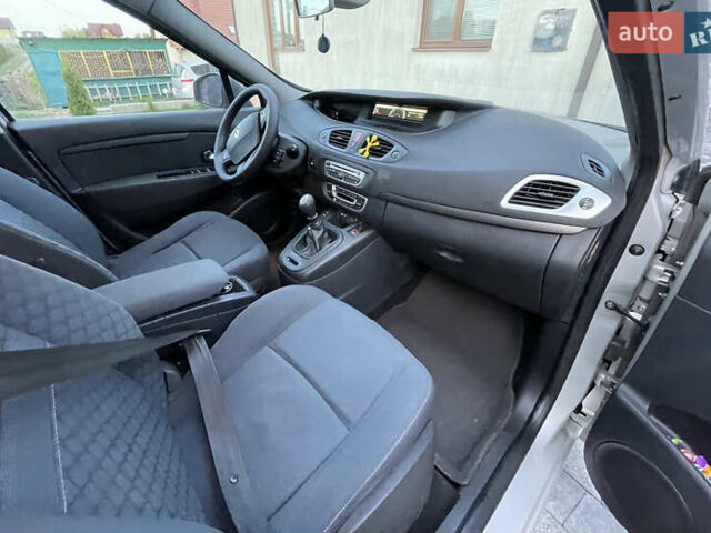 Рено Сценик 2010 в Ровно на Automoto.ua Серый Рено Сценик, объемом двигателя 1.4 л и пробегом 164 тыс. км за 5500 $, фото 19 на Automoto.ua