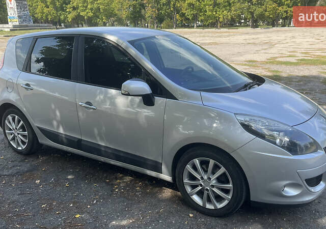 Сірий Рено Сценік, об'ємом двигуна 1.46 л та пробігом 301 тис. км за 7500 $, фото 2 на Automoto.ua
