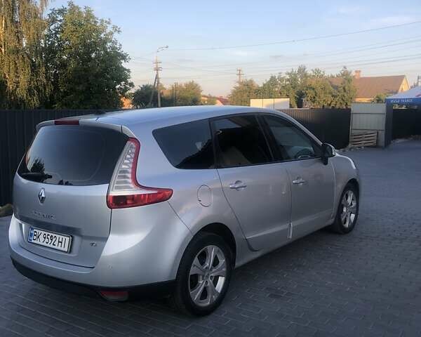 Сірий Рено Сценік, об'ємом двигуна 1.5 л та пробігом 230 тис. км за 6200 $, фото 2 на Automoto.ua