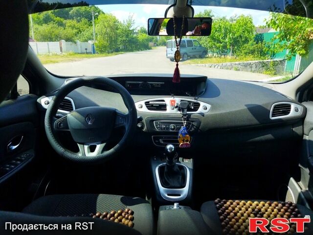 Серый Рено Сценик, объемом двигателя 1.6 л и пробегом 239 тыс. км за 7200 $, фото 4 на Automoto.ua