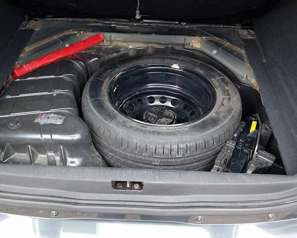 Серый Рено Сценик, объемом двигателя 1.46 л и пробегом 245 тыс. км за 7300 $, фото 11 на Automoto.ua