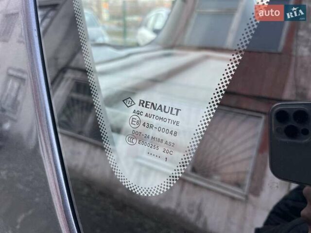 Серый Рено Сценик, объемом двигателя 1.6 л и пробегом 241 тыс. км за 7500 $, фото 53 на Automoto.ua