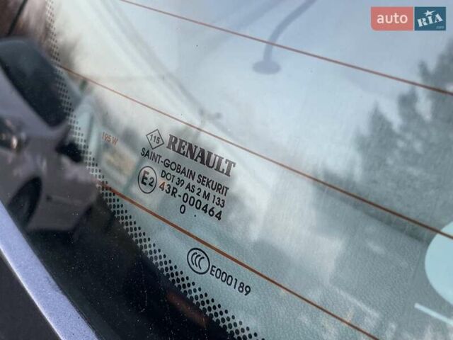 Серый Рено Сценик, объемом двигателя 1.6 л и пробегом 241 тыс. км за 7500 $, фото 52 на Automoto.ua