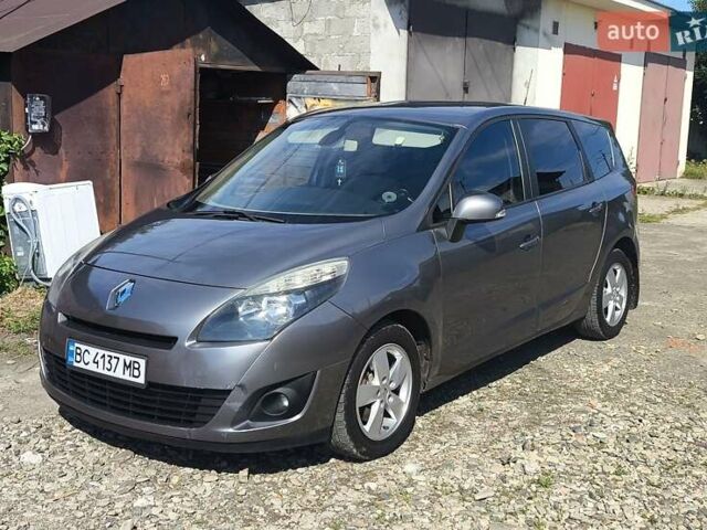 Серый Рено Сценик, объемом двигателя 1.46 л и пробегом 300 тыс. км за 6100 $, фото 1 на Automoto.ua