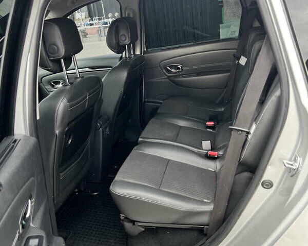 Сірий Рено Сценік, об'ємом двигуна 1.9 л та пробігом 235 тис. км за 7700 $, фото 2 на Automoto.ua