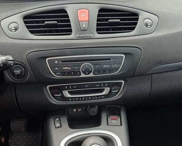 Серый Рено Сценик, объемом двигателя 1.6 л и пробегом 240 тыс. км за 7750 $, фото 8 на Automoto.ua