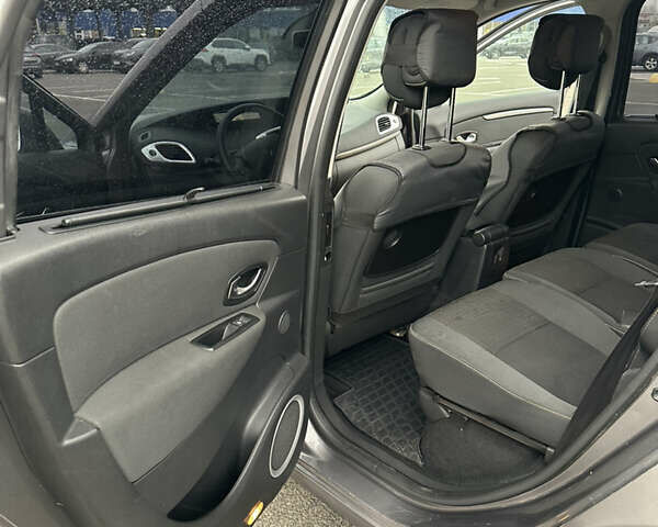 Сірий Рено Сценік, об'ємом двигуна 1.46 л та пробігом 290 тис. км за 7500 $, фото 13 на Automoto.ua