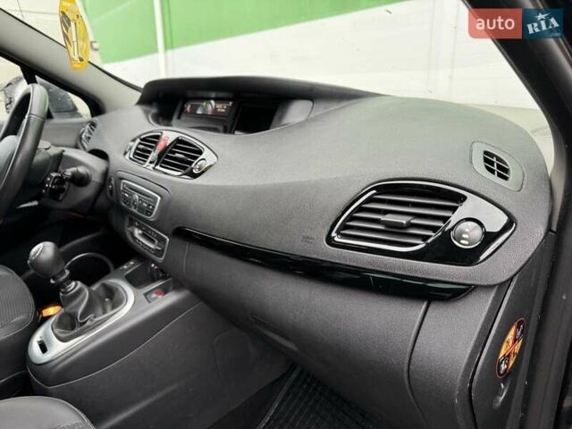 Сірий Рено Сценік, об'ємом двигуна 1.6 л та пробігом 233 тис. км за 7999 $, фото 49 на Automoto.ua