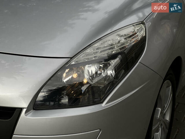 Сірий Рено Сценік, об'ємом двигуна 1.6 л та пробігом 290 тис. км за 7250 $, фото 11 на Automoto.ua