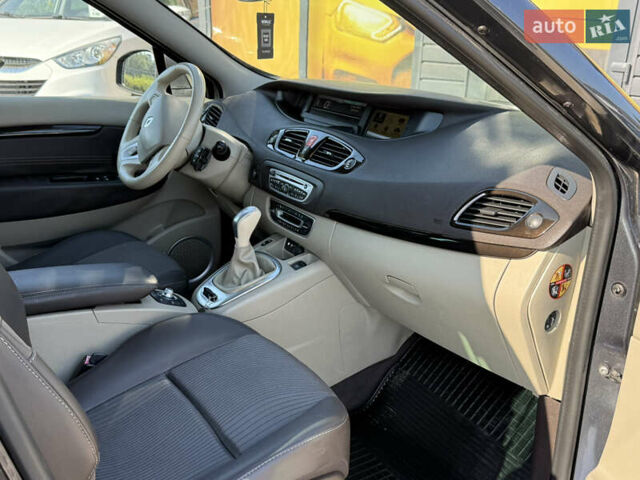 Сірий Рено Сценік, об'ємом двигуна 2 л та пробігом 243 тис. км за 8500 $, фото 35 на Automoto.ua