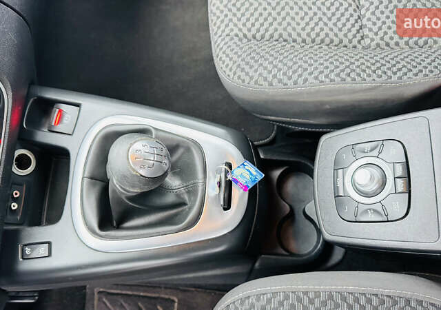 Серый Рено Сценик, объемом двигателя 1.5 л и пробегом 234 тыс. км за 7300 $, фото 11 на Automoto.ua