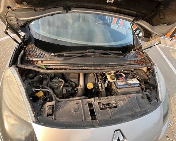 Серый Рено Сценик, объемом двигателя 1.46 л и пробегом 246 тыс. км за 7200 $, фото 14 на Automoto.ua