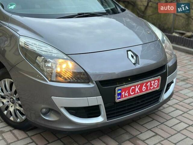 Сірий Рено Сценік, об'ємом двигуна 1.5 л та пробігом 236 тис. км за 6999 $, фото 2 на Automoto.ua