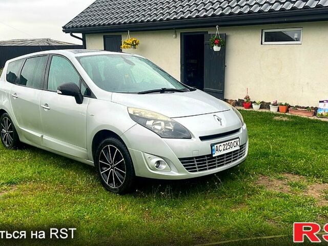 Серый Рено Сценик, объемом двигателя 1.5 л и пробегом 0 тыс. км за 8000 $, фото 1 на Automoto.ua