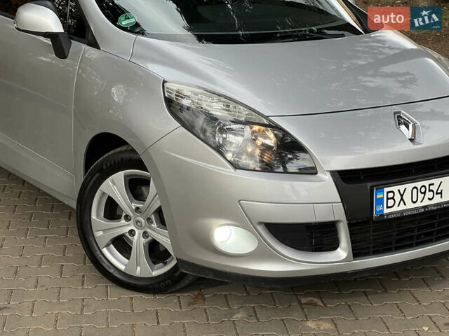 Сірий Рено Сценік, об'ємом двигуна 1.6 л та пробігом 290 тис. км за 7250 $, фото 1 на Automoto.ua