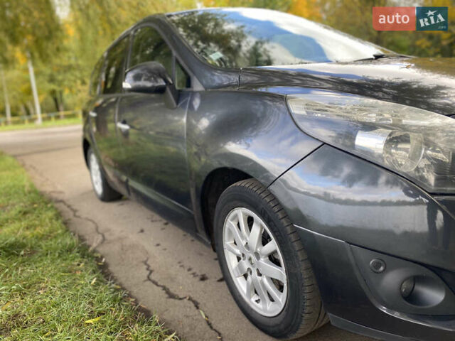 Рено Сценік 2011 у Рівному на Automoto.ua Сірий Рено Сценік, об'ємом двигуна 1.6 л та пробігом 214 тис. км за 6450 $, фото 6 на Automoto.ua