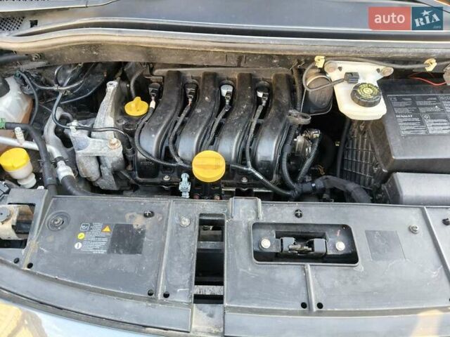 Серый Рено Сценик, объемом двигателя 1.6 л и пробегом 206 тыс. км за 7500 $, фото 7 на Automoto.ua
