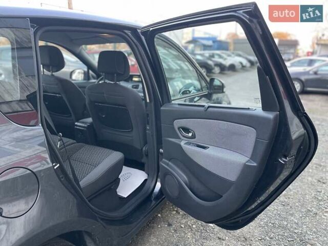 Серый Рено Сценик, объемом двигателя 1.6 л и пробегом 241 тыс. км за 7500 $, фото 34 на Automoto.ua