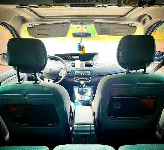 Серый Рено Сценик, объемом двигателя 16 л и пробегом 274 тыс. км за 7299 $, фото 7 на Automoto.ua