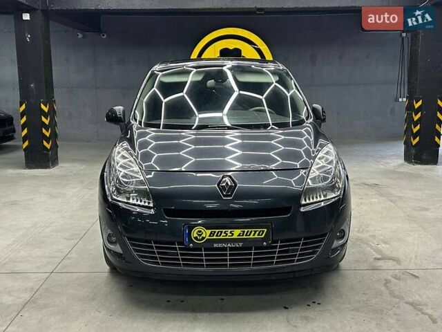 Серый Рено Сценик, объемом двигателя 2 л и пробегом 165 тыс. км за 7800 $, фото 1 на Automoto.ua