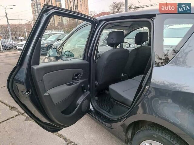 Серый Рено Сценик, объемом двигателя 1.6 л и пробегом 206 тыс. км за 7790 $, фото 13 на Automoto.ua