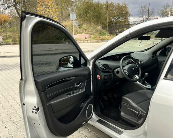 Сірий Рено Сценік, об'ємом двигуна 1.9 л та пробігом 235 тис. км за 7700 $, фото 1 на Automoto.ua
