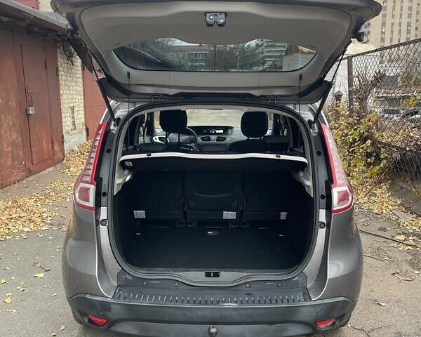 Сірий Рено Сценік, об'ємом двигуна 0 л та пробігом 207 тис. км за 6700 $, фото 7 на Automoto.ua