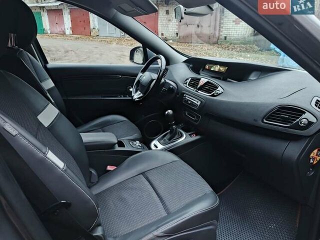 Серый Рено Сценик, объемом двигателя 1.5 л и пробегом 222 тыс. км за 7000 $, фото 17 на Automoto.ua