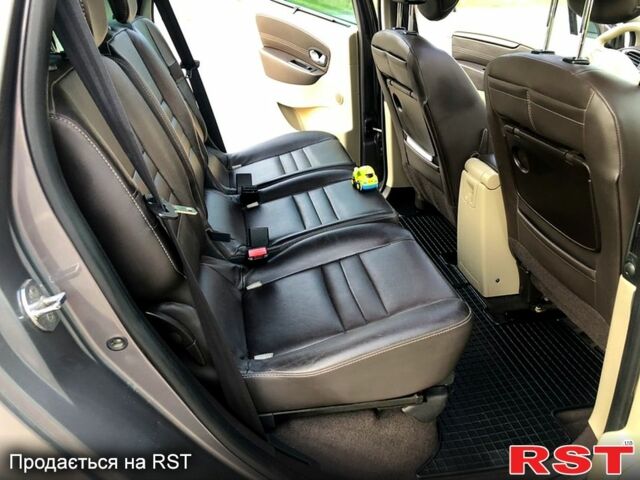 Серый Рено Сценик, объемом двигателя 1.9 л и пробегом 296 тыс. км за 7500 $, фото 4 на Automoto.ua