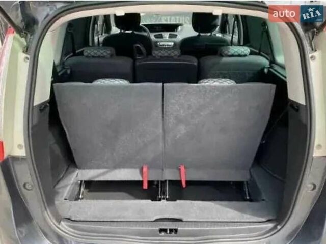 Серый Рено Сценик, объемом двигателя 1.6 л и пробегом 227 тыс. км за 8150 $, фото 9 на Automoto.ua