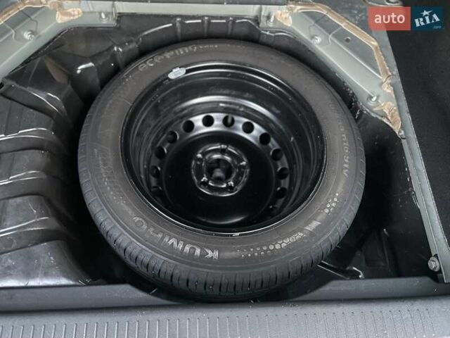 Серый Рено Сценик, объемом двигателя 1.6 л и пробегом 241 тыс. км за 7500 $, фото 44 на Automoto.ua