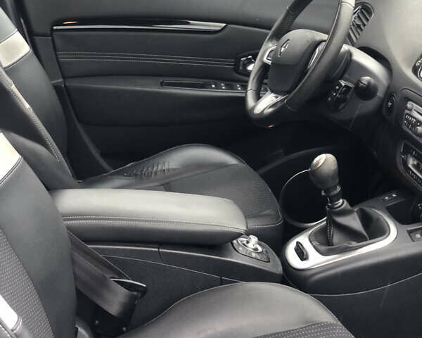 Сірий Рено Сценік, об'ємом двигуна 1.6 л та пробігом 285 тис. км за 6999 $, фото 10 на Automoto.ua