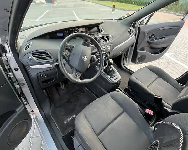 Серый Рено Сценик, объемом двигателя 1.46 л и пробегом 246 тыс. км за 7200 $, фото 5 на Automoto.ua