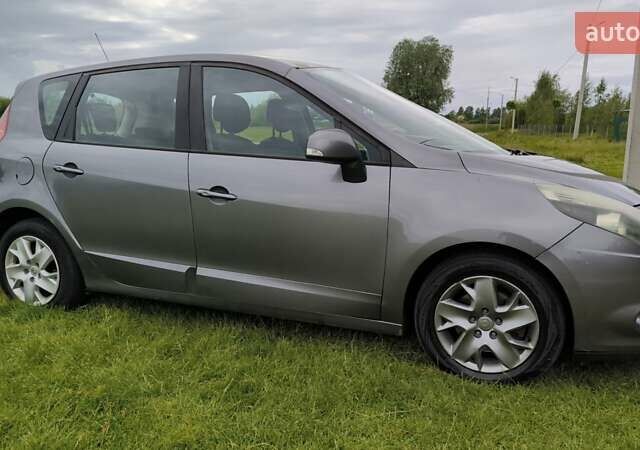 Сірий Рено Сценік, об'ємом двигуна 1.5 л та пробігом 292 тис. км за 7200 $, фото 1 на Automoto.ua