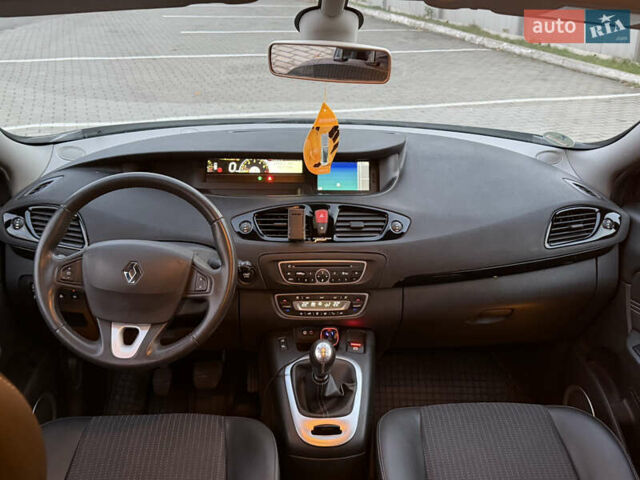 Сірий Рено Сценік, об'ємом двигуна 1.6 л та пробігом 231 тис. км за 7300 $, фото 23 на Automoto.ua