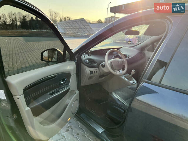Сірий Рено Сценік, об'ємом двигуна 1.6 л та пробігом 292 тис. км за 7850 $, фото 8 на Automoto.ua