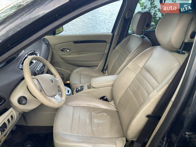 Рено Сценік 2011 у Рівному на Automoto.ua Сірий Рено Сценік, об'ємом двигуна 1.6 л та пробігом 214 тис. км за 6450 $, фото 16 на Automoto.ua