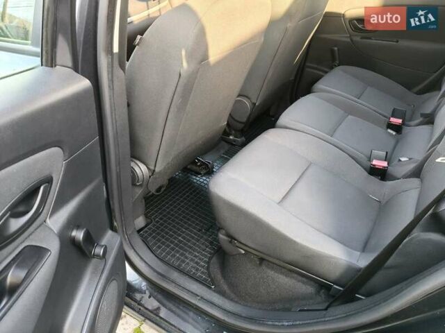 Серый Рено Сценик, объемом двигателя 1.6 л и пробегом 206 тыс. км за 7500 $, фото 10 на Automoto.ua