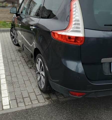 Серый Рено Сценик, объемом двигателя 1.6 л и пробегом 227 тыс. км за 8150 $, фото 6 на Automoto.ua