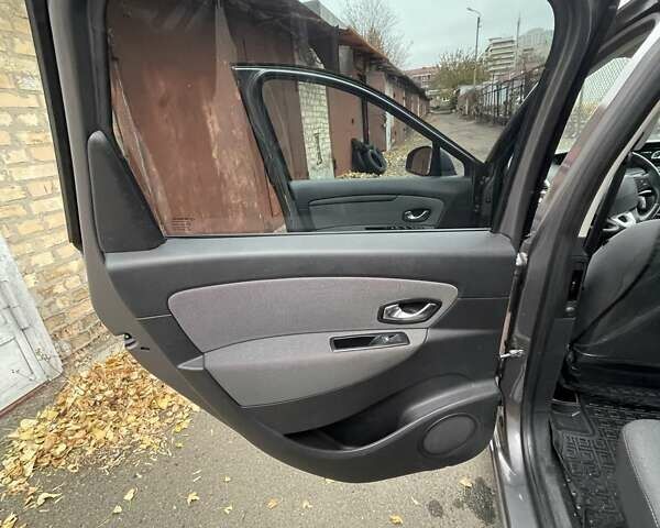 Сірий Рено Сценік, об'ємом двигуна 0 л та пробігом 207 тис. км за 6700 $, фото 16 на Automoto.ua