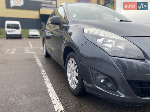 Сірий Рено Сценік, об'ємом двигуна 1.6 л та пробігом 215 тис. км за 6350 $, фото 4 на Automoto.ua