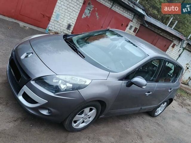 Серый Рено Сценик, объемом двигателя 1.5 л и пробегом 222 тыс. км за 7000 $, фото 3 на Automoto.ua