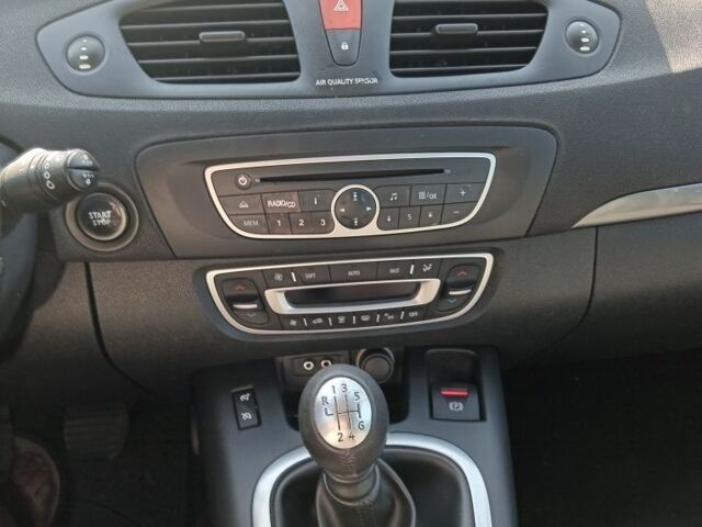 Серый Рено Сценик, объемом двигателя 1.6 л и пробегом 280 тыс. км за 7700 $, фото 5 на Automoto.ua