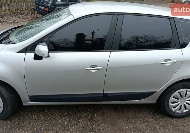 Сірий Рено Сценік, об'ємом двигуна 1.5 л та пробігом 183 тис. км за 7100 $, фото 9 на Automoto.ua