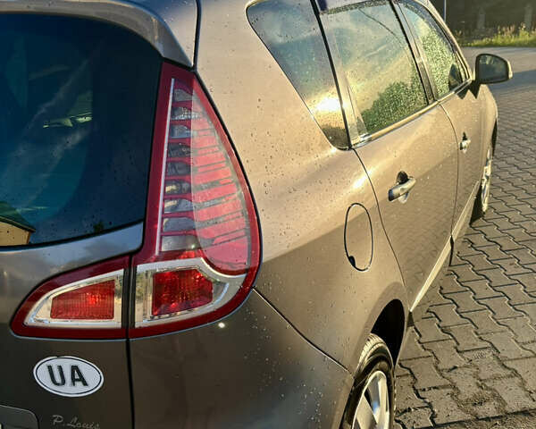 Сірий Рено Сценік, об'ємом двигуна 1.5 л та пробігом 299 тис. км за 5850 $, фото 4 на Automoto.ua