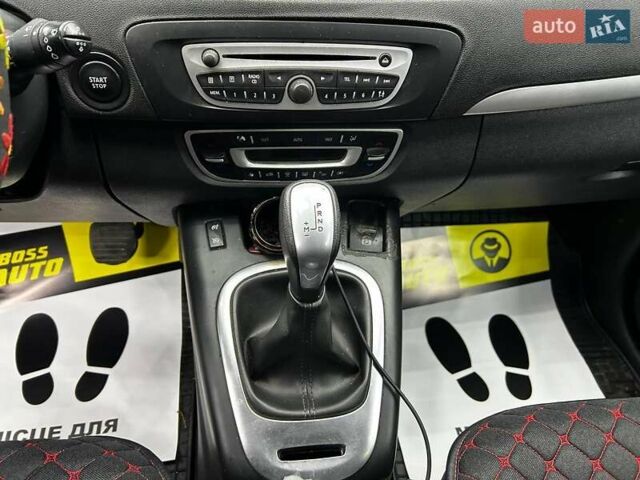 Серый Рено Сценик, объемом двигателя 1.5 л и пробегом 380 тыс. км за 6500 $, фото 10 на Automoto.ua