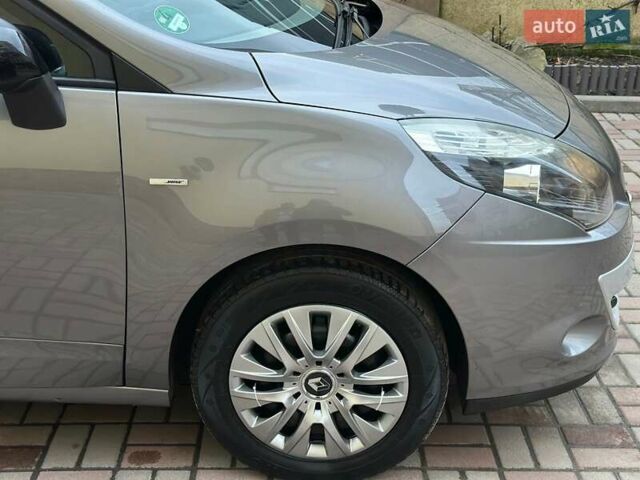 Сірий Рено Сценік, об'ємом двигуна 1.5 л та пробігом 236 тис. км за 6999 $, фото 8 на Automoto.ua