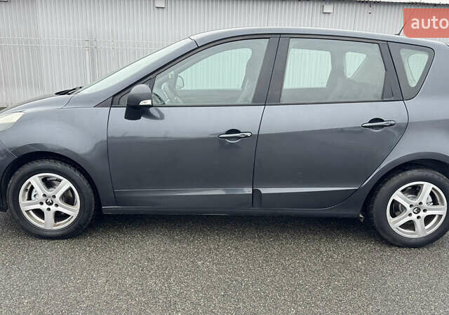 Серый Рено Сценик, объемом двигателя 1.5 л и пробегом 234 тыс. км за 7300 $, фото 2 на Automoto.ua