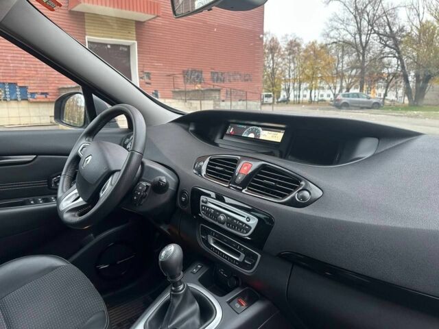 Сірий Рено Сценік, об'ємом двигуна 1.6 л та пробігом 165 тис. км за 8400 $, фото 22 на Automoto.ua